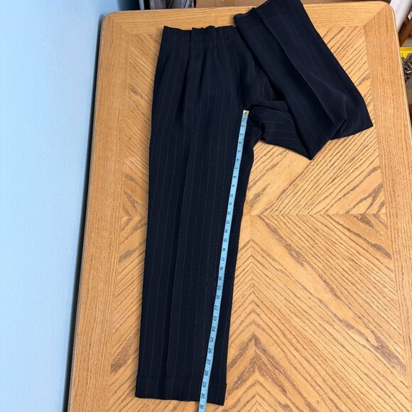 Liz Claiborne 2 Piece Pinstripe Silk Pant Suit Set Size 10 - Picture 9 of 16